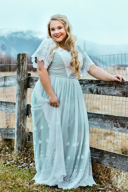 Esmerée ~ Lorehaven Gown