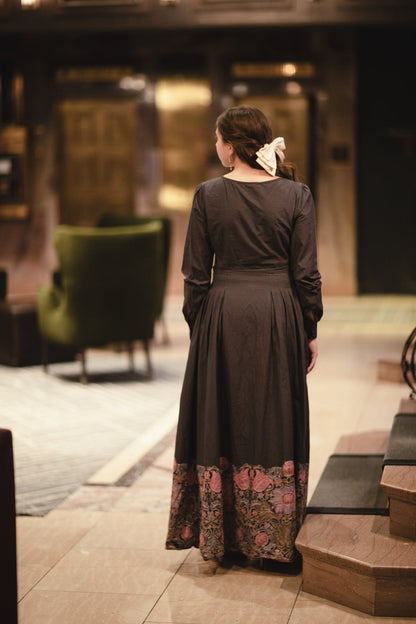 Noirette ~ Meadowcourt Dress