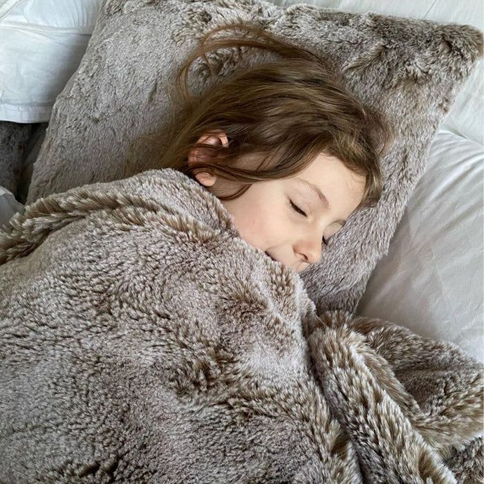 Deluxe Faux Fur Throw