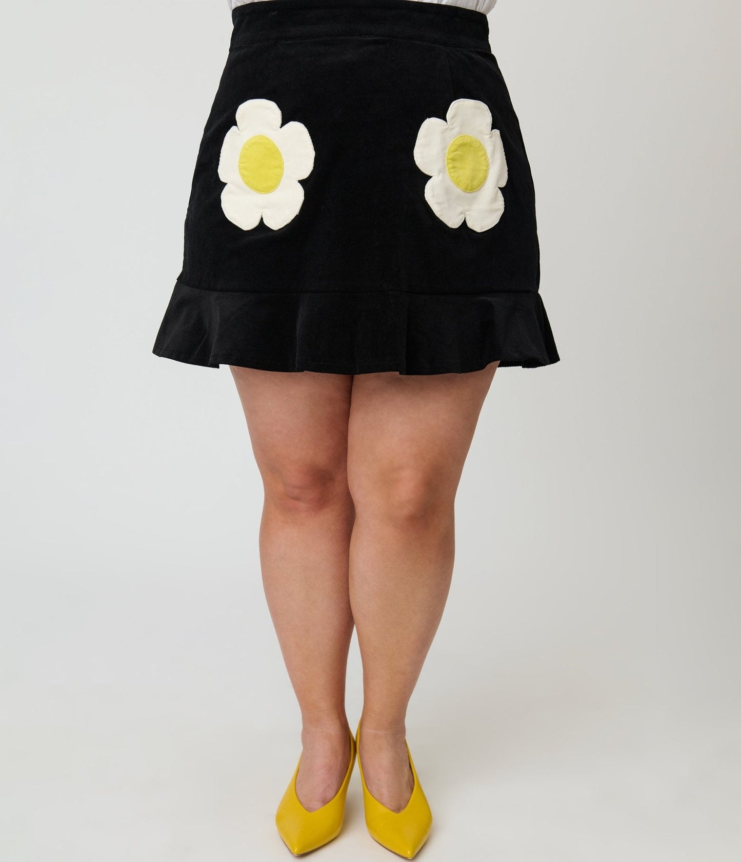 Smak Parlour Plus Size Black Daisy Pocket Cotton Flounce Mini Skirt