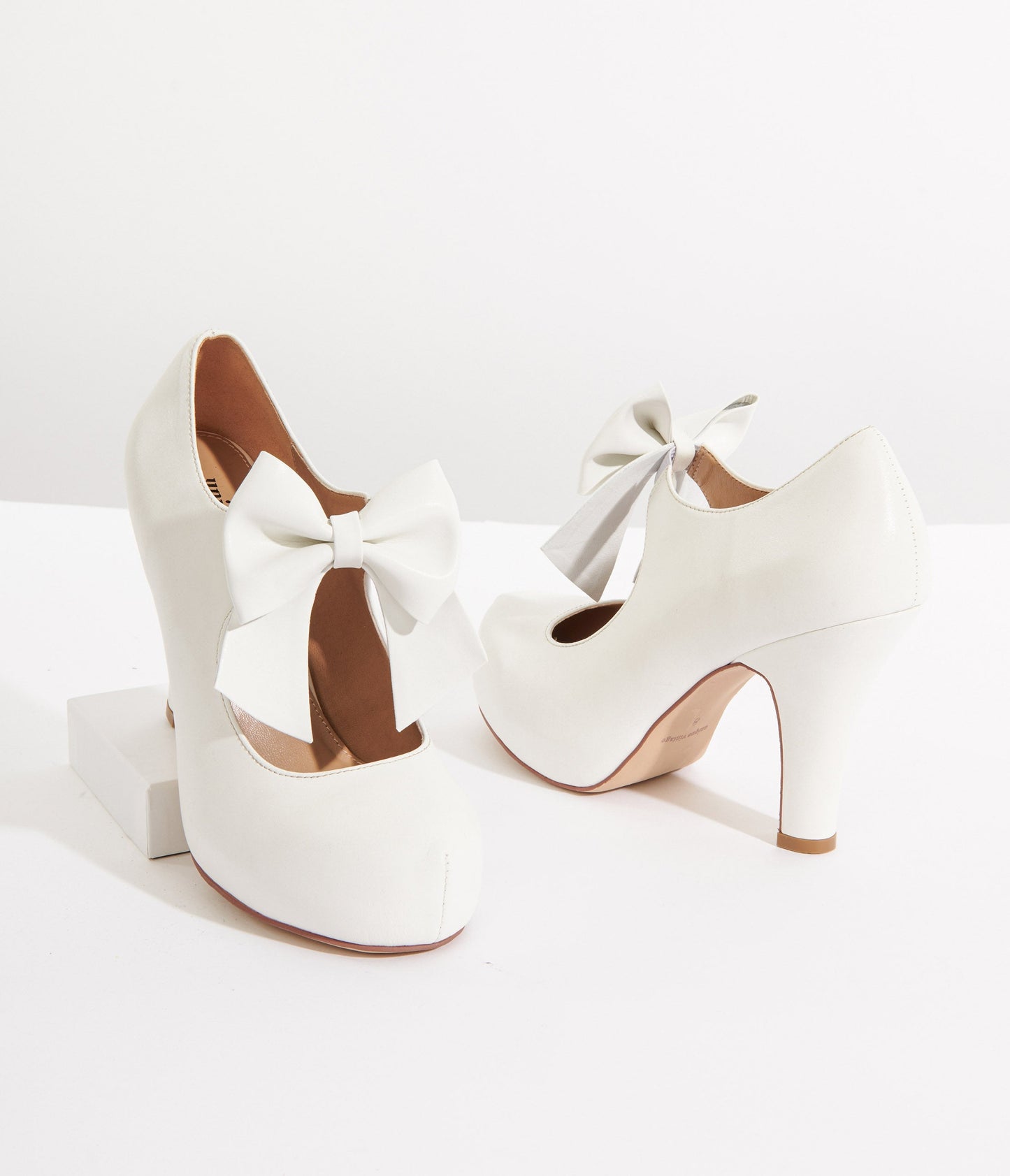 Unique Vintage 1920s White Bow Mary Jane Heels