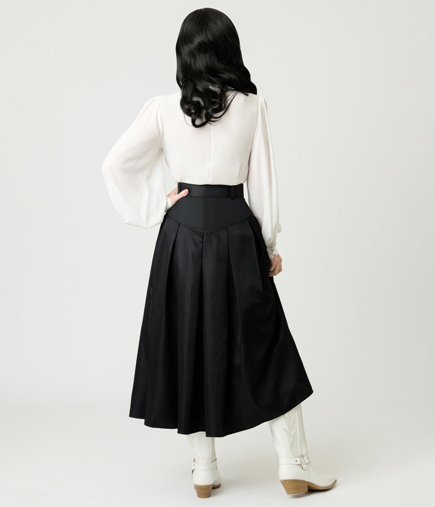 Unique Vintage Black Midi Skirt